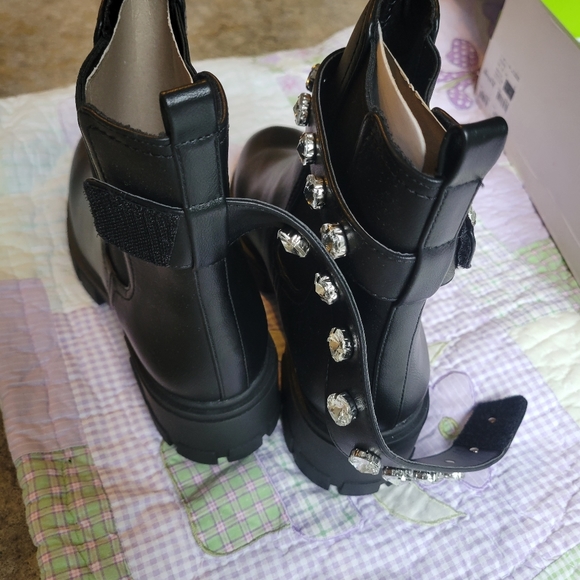 Chunky Chelsea Boots - Picture 10 of 12